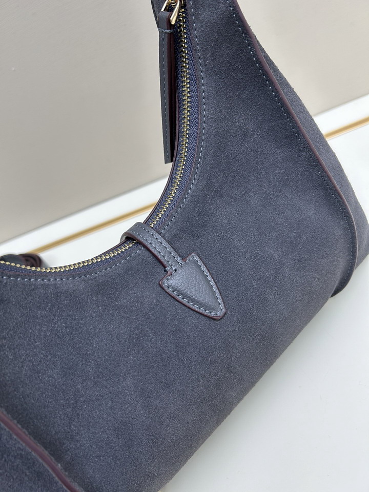 TOD's 08920 31x27x9cm jj1