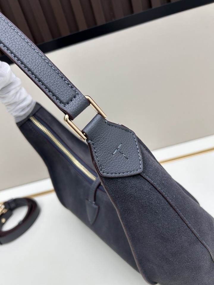 TOD's 08920 31x27x9cm jj1