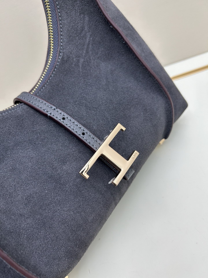 TOD's 08920 31x27x9cm jj1