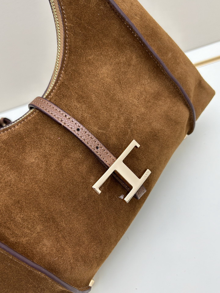 TOD's 08920 31x27x9cm jj2