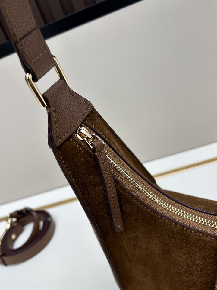 TOD's 08920 31x27x9cm jj2