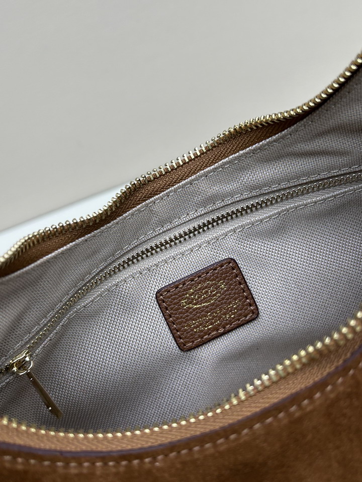 TOD's 08920 31x27x9cm jj2