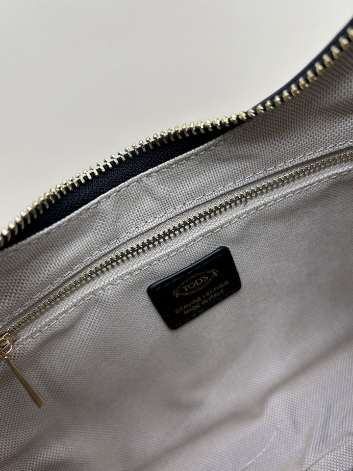 TOD's 08920 31x27x9cm jj4