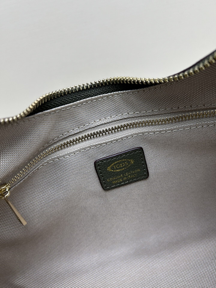 TOD's 08920 31x27x9cm jj5