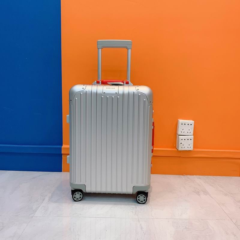 Rimowa  21Inchs  QS