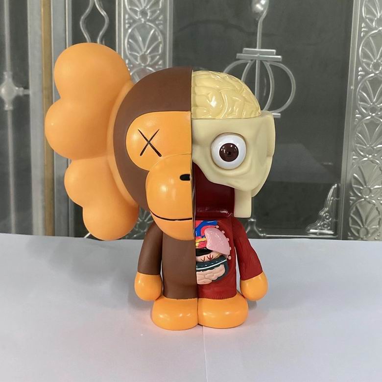 Kaws 18x15x11cm 550g 16