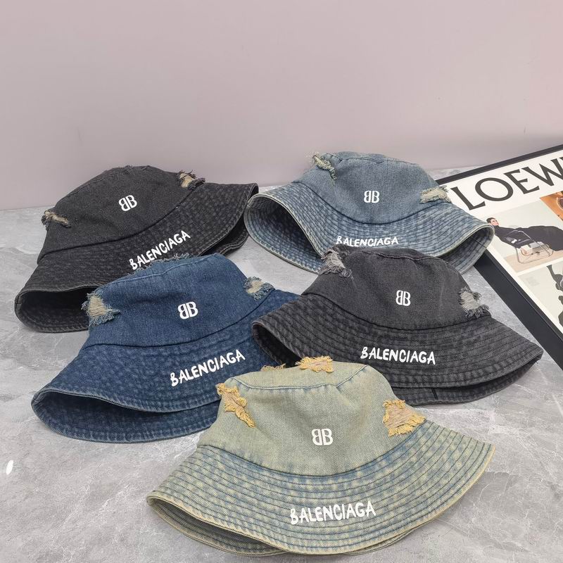 Balenciaga hat dx07