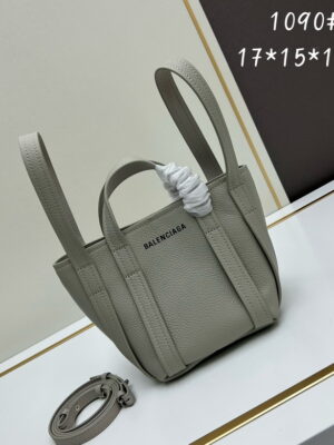 Balenciaga 1090 17x15x13cm ww1