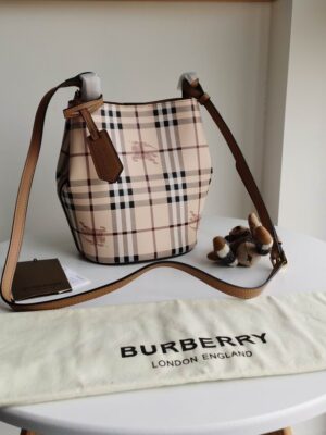 1531 18.5X23X15cm XM 4