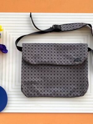 36.5X27.5X7cm 061111 YT 1