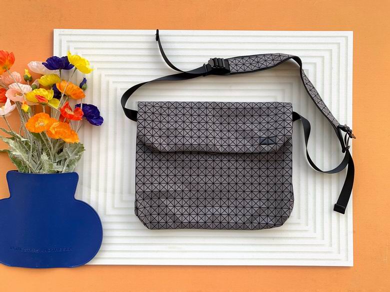 36.5X27.5X7cm 061111 YT 1