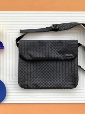 36.5X27.5X7cm 061111 YT 2