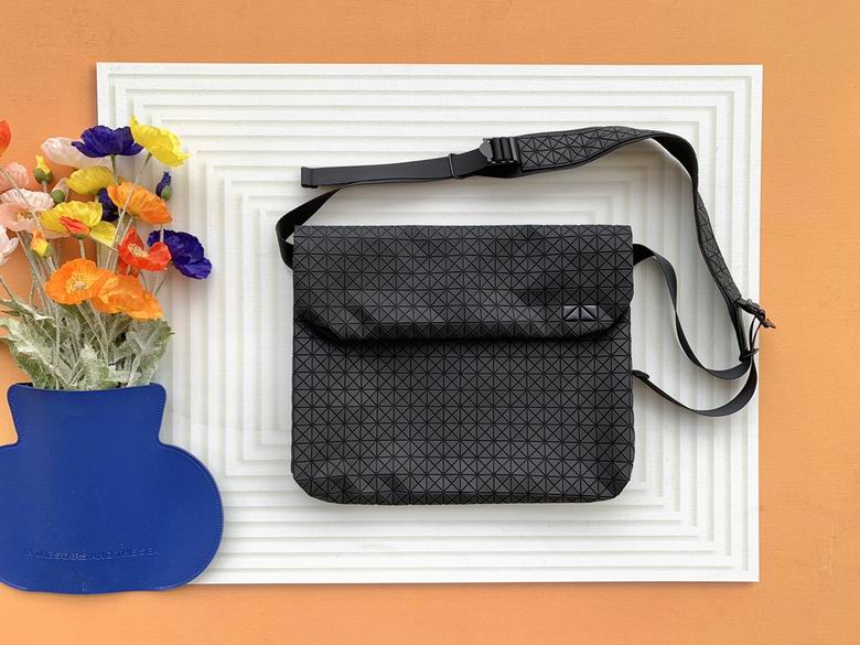 36.5X27.5X7cm 061111 YT 2