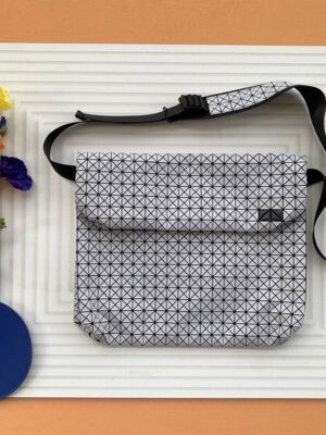 36.5X27.5X7cm 061111 YT 3