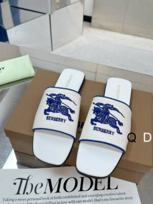 Burberry sz35-40 GDT0401